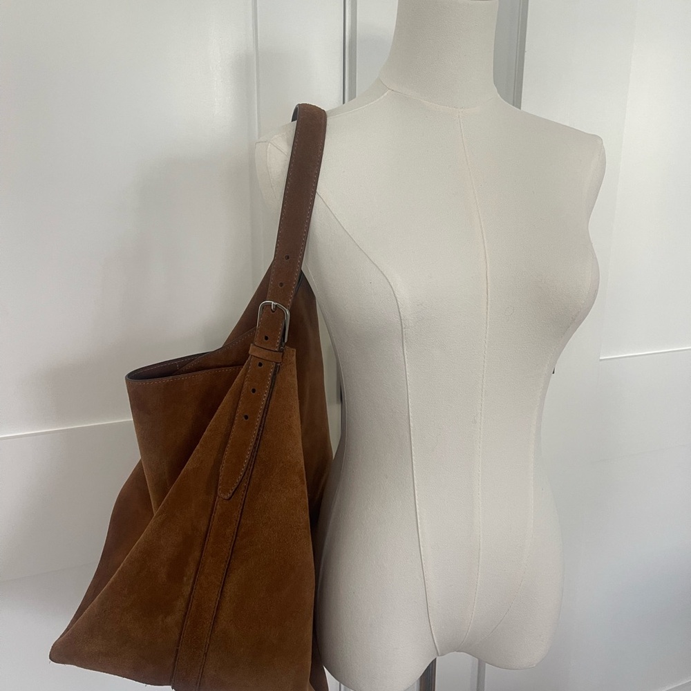 Toteme Large Suede Belted Tote Bag - Picture 2 of 5